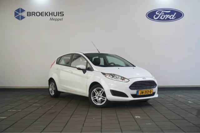 Ford Fiesta (2016) thumbnail 4