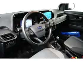 Ford Transit Courier (2024) thumbnail 16