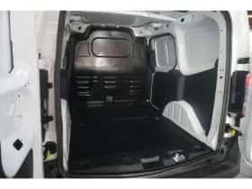 Ford Transit Courier (2024) thumbnail 16