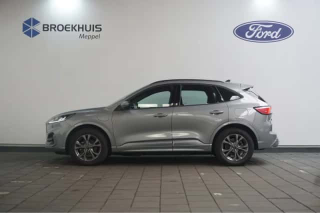 Ford Kuga (2023) thumbnail 4