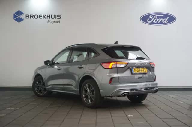 Ford Kuga (2023) thumbnail 4