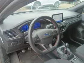 Ford Focus (2021) thumbnail 2