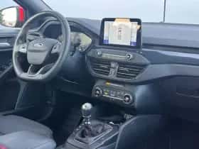 Ford Focus (2022) thumbnail 13