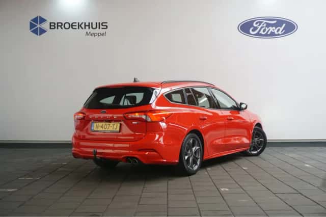 Ford Focus (2022) thumbnail 5