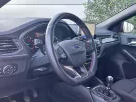 Ford Focus (2022) thumbnail 6