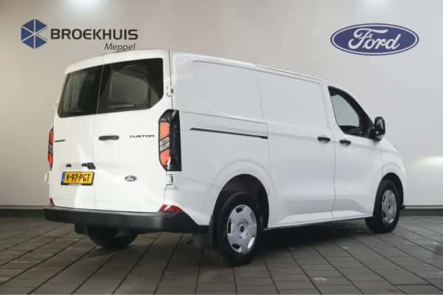 Ford Transit Custom (2024) thumbnail 2