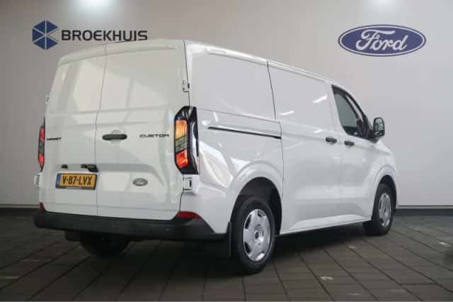 Ford Transit Custom (2024) thumbnail 2