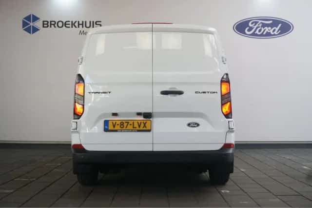 Ford Transit Custom (2024) thumbnail 5