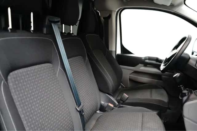 Ford Transit Custom (2024) thumbnail 6