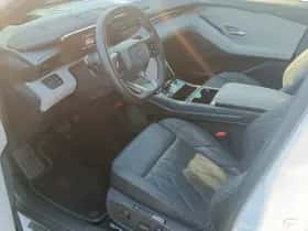Ford Explorer (2025) thumbnail 3