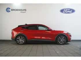 Ford Mustang Mach-E (2022) thumbnail 5