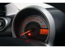 Toyota Aygo (2014) thumbnail 11