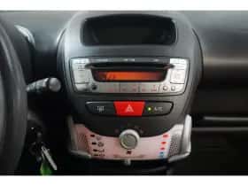 Toyota Aygo (2014) thumbnail 13