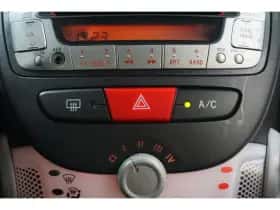 Toyota Aygo (2014) thumbnail 15