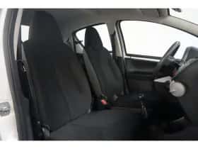 Toyota Aygo (2014) thumbnail 18