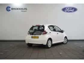 Toyota Aygo (2014) thumbnail 7