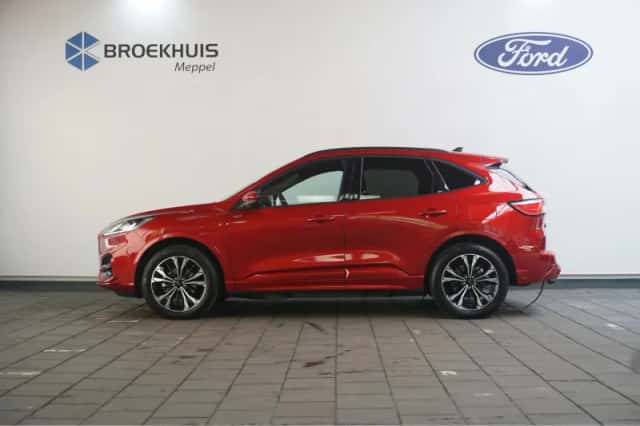 Ford Kuga (2023) thumbnail 4