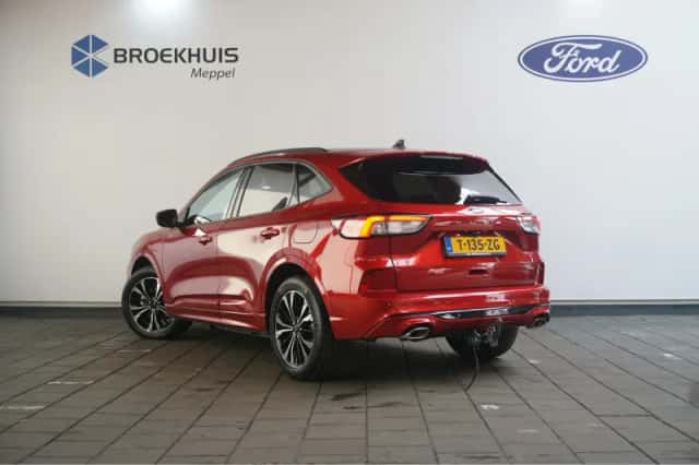 Ford Kuga (2023) thumbnail 5