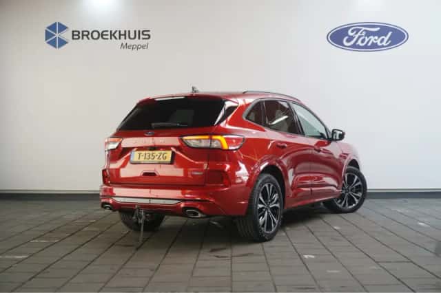 Ford Kuga (2023) thumbnail 6