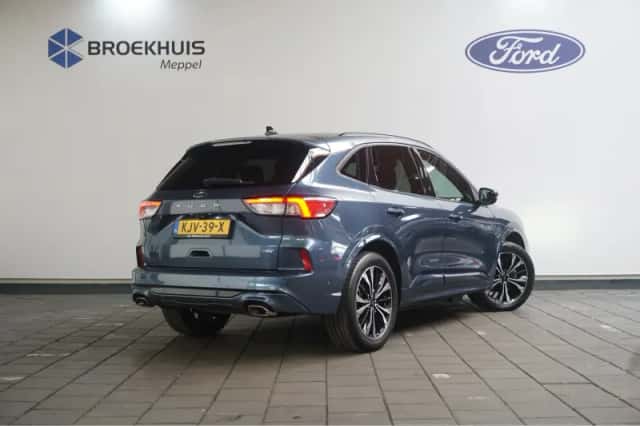 Ford Kuga (2024) thumbnail 2