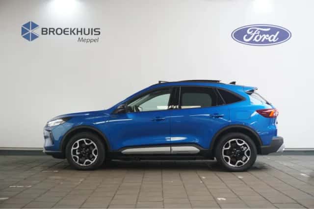 Ford Kuga (2024) thumbnail 3