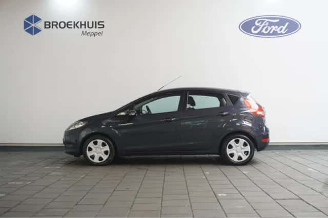Ford Fiesta (2012) thumbnail 2