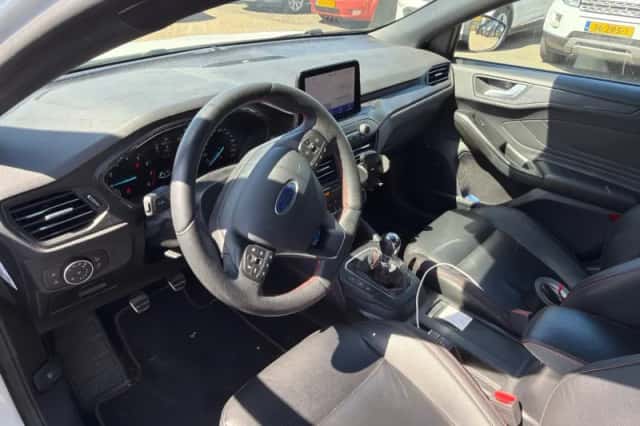 Ford Focus (2019) thumbnail 2