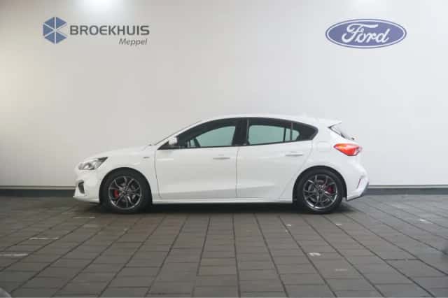 Ford Focus (2019) thumbnail 3