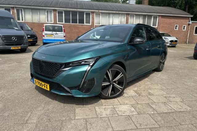 Peugeot 308 (2023) thumbnail 1
