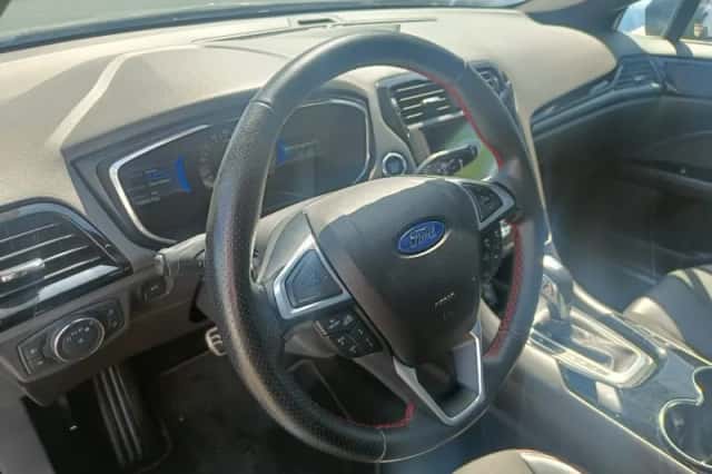 Ford Mondeo (2021) thumbnail 3