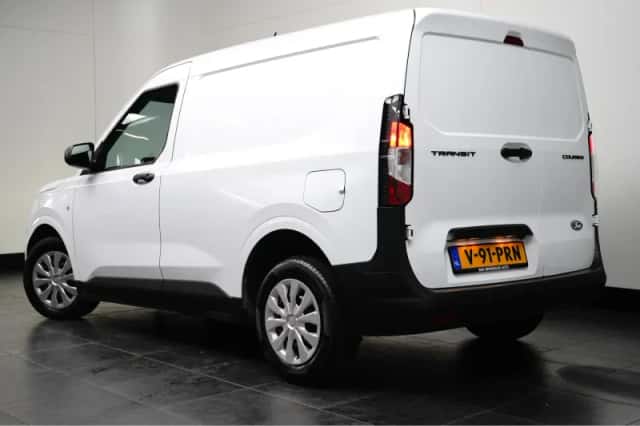 Ford Transit Courier (2024) thumbnail 2