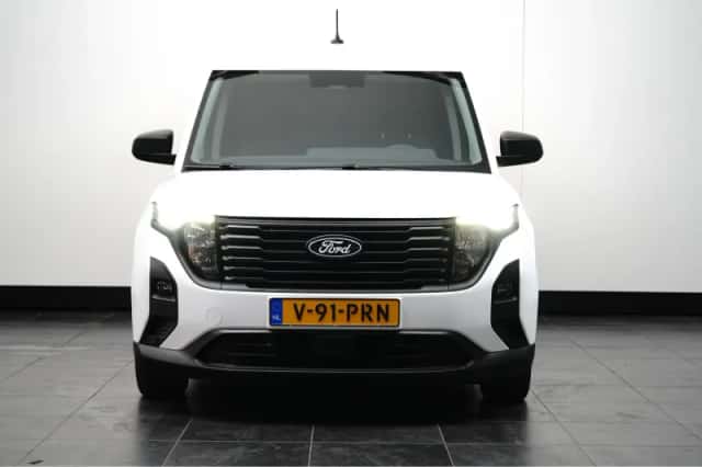 Ford Transit Courier (2024) thumbnail 5