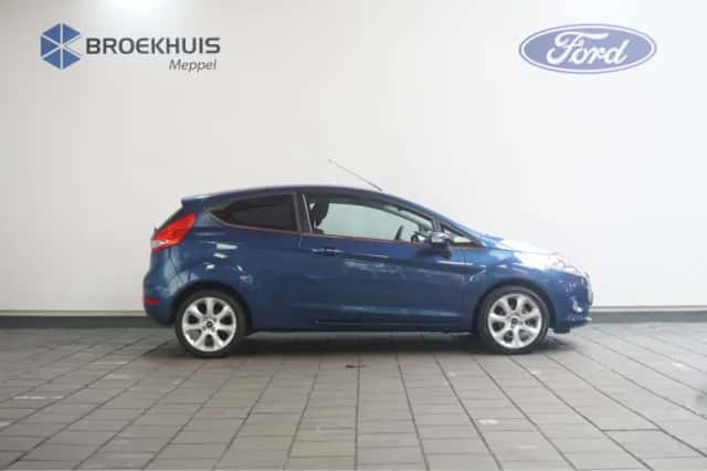 Ford Fiesta (2009) thumbnail 5