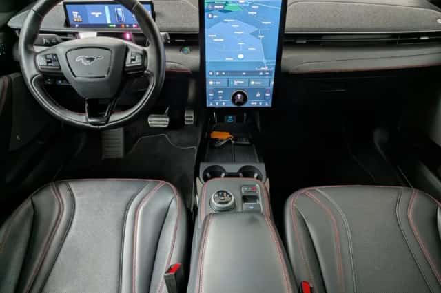 Ford Mustang Mach-E (2021) thumbnail 6