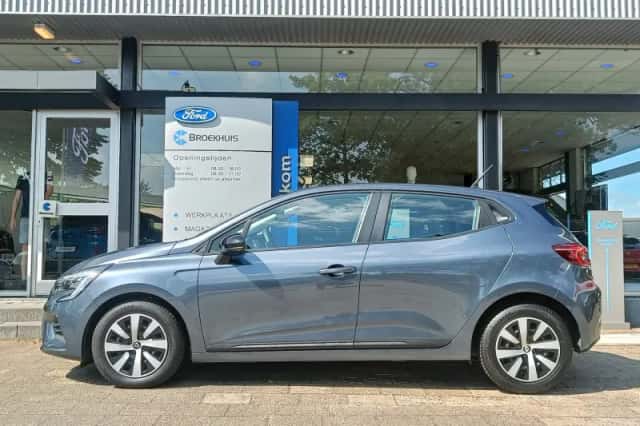 Renault Clio (2022) thumbnail 2