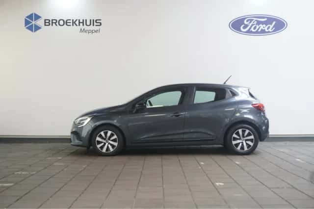 Renault Clio (2022) thumbnail 3