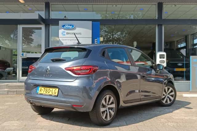 Renault Clio (2022) thumbnail 5