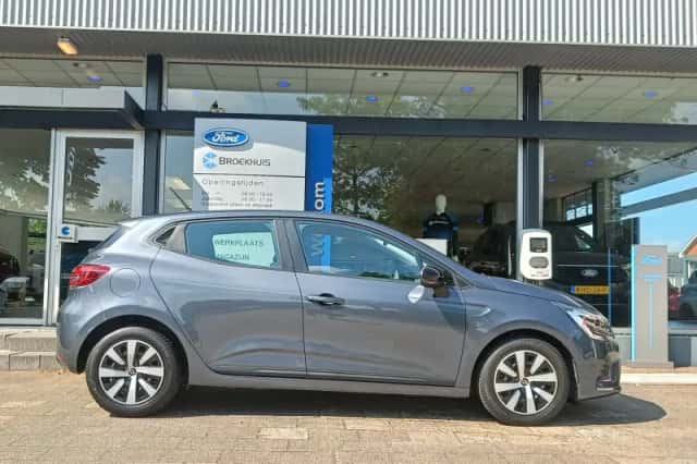 Renault Clio (2022) thumbnail 6