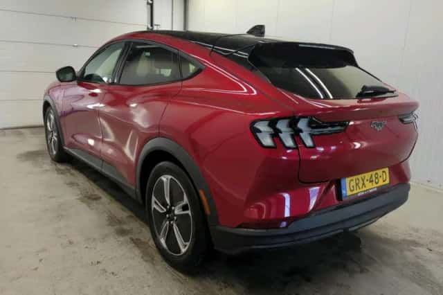 Ford Mustang Mach-E (2024) thumbnail 2