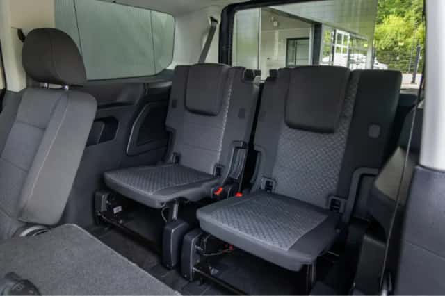 Ford Grand Tourneo Connect (2026) thumbnail 3