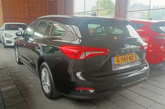 Ford Focus (2019) thumbnail 3