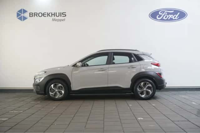 Hyundai Kona (2021) thumbnail 3