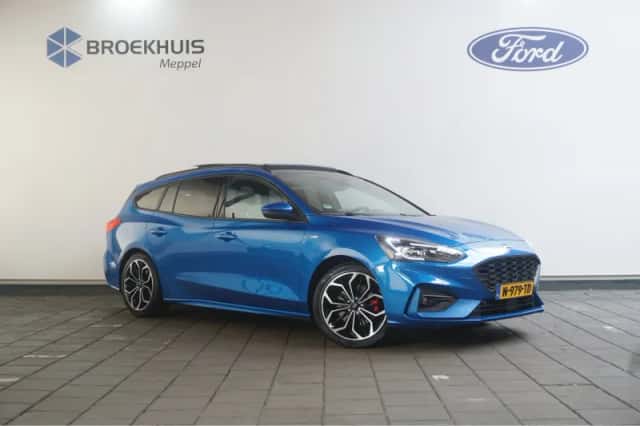 Ford Focus (2022) thumbnail 4