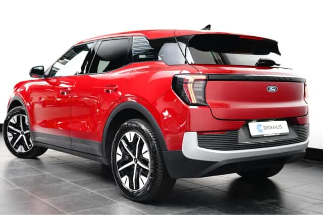 Ford Explorer (2025) thumbnail 3