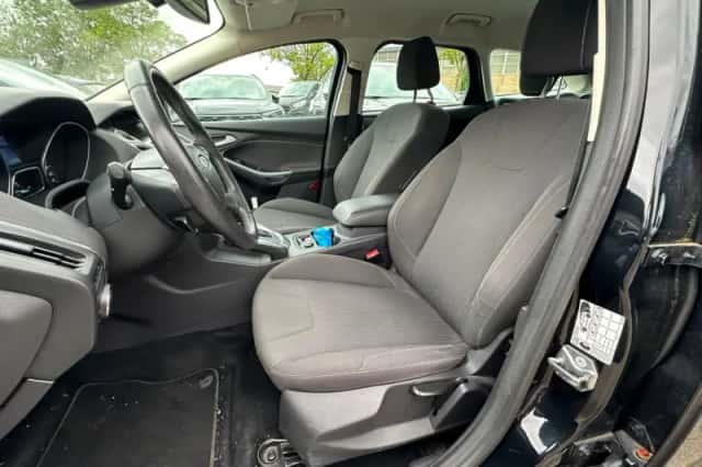 Ford Focus (2011) thumbnail 4
