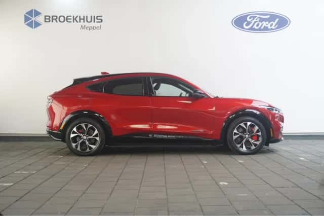 Ford Mustang Mach-E (2021) thumbnail 6