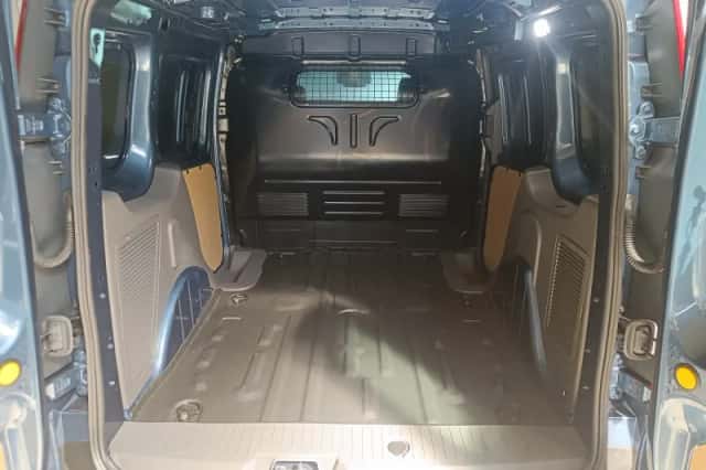 Ford Transit Connect (2024) thumbnail 2