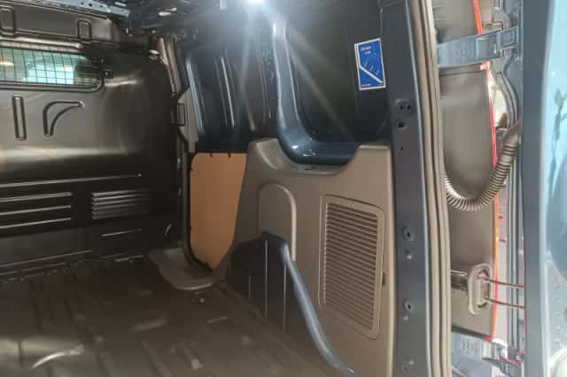 Ford Transit Connect (2024) thumbnail 4