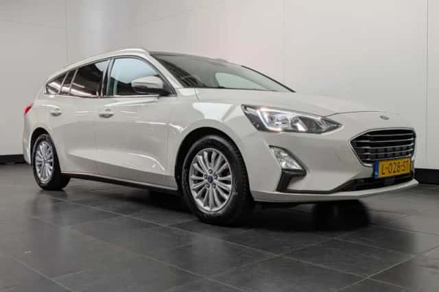Ford Focus (2021) thumbnail 4