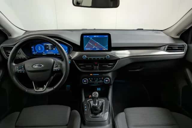 Ford Focus (2021) thumbnail 6